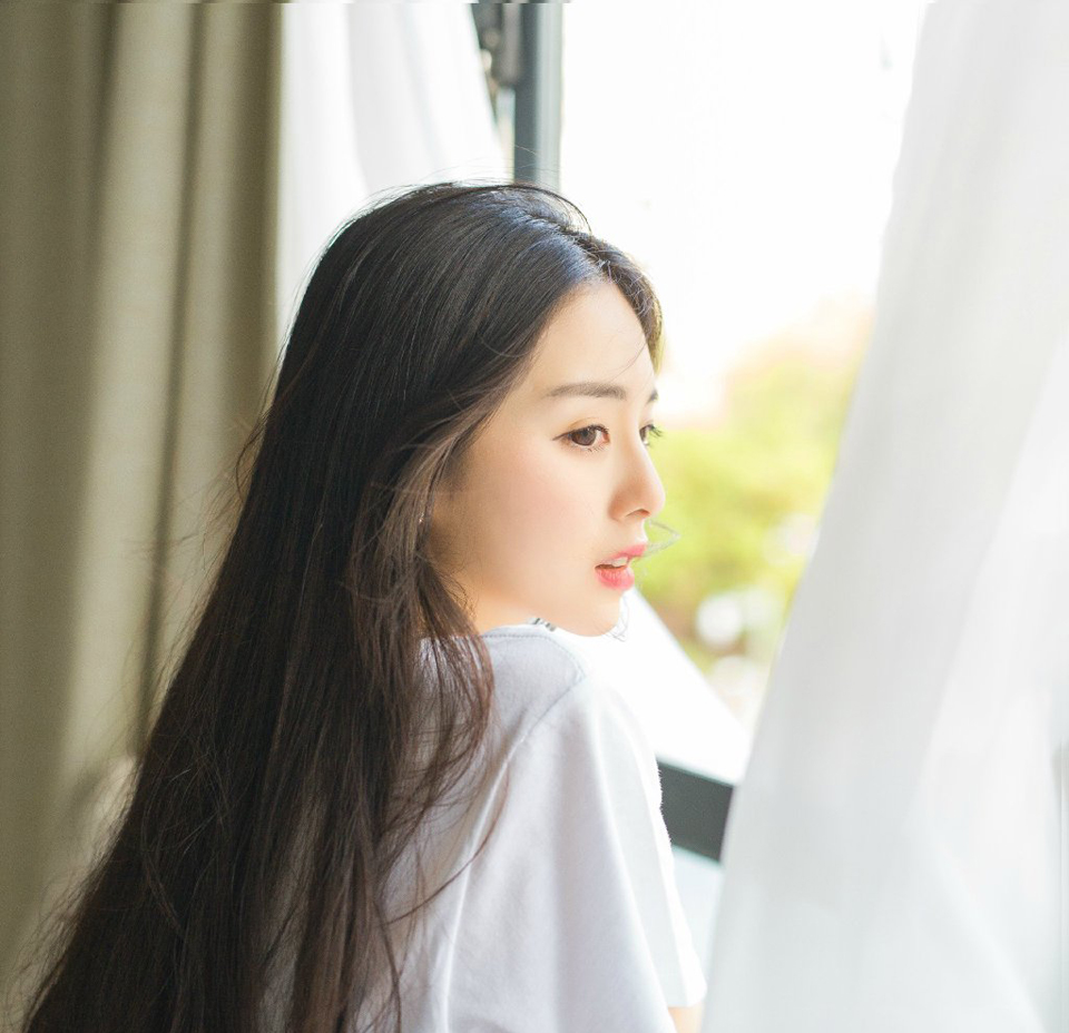 我有两个我，一个冷漠，一个热情。你怎么对我，我就怎么对你，就是这样。